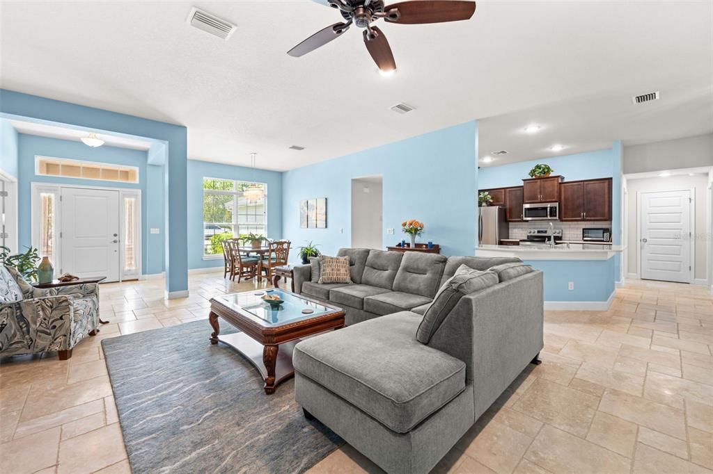 For Sale: $389,900 (4 beds, 3 baths, 2281 Square Feet)