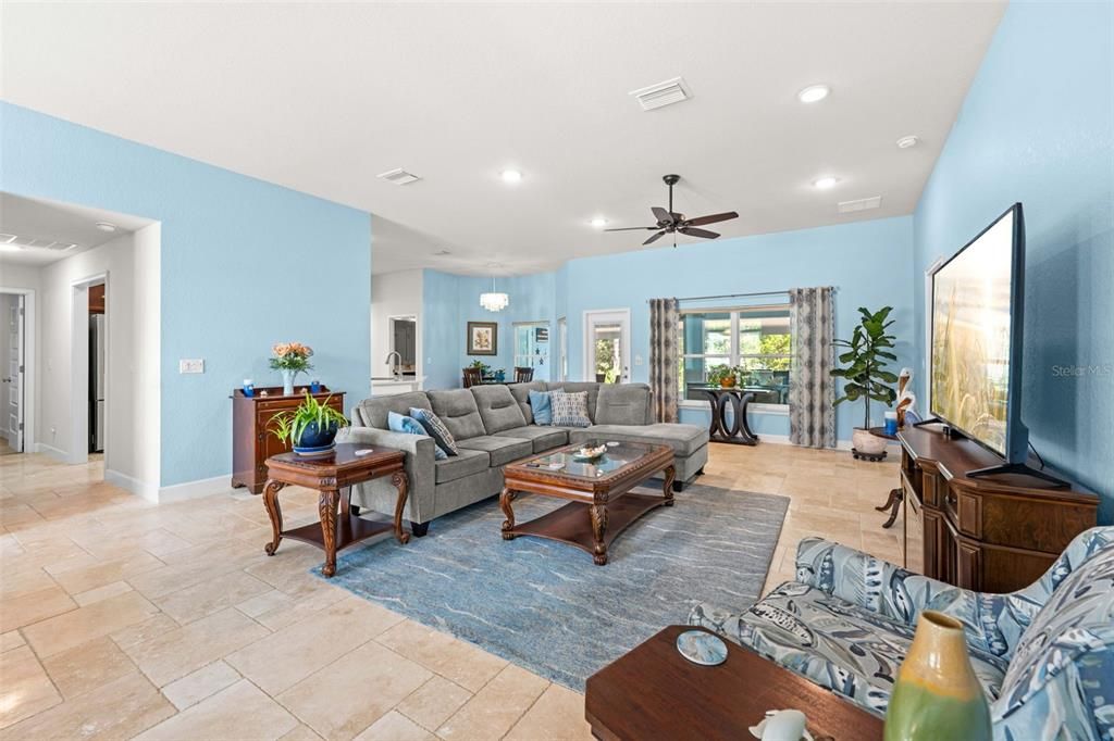 For Sale: $389,900 (4 beds, 3 baths, 2281 Square Feet)