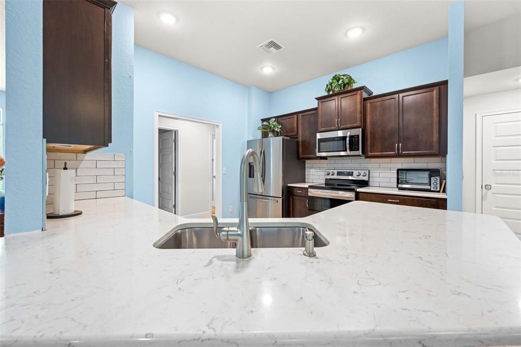 For Sale: $389,900 (4 beds, 3 baths, 2281 Square Feet)