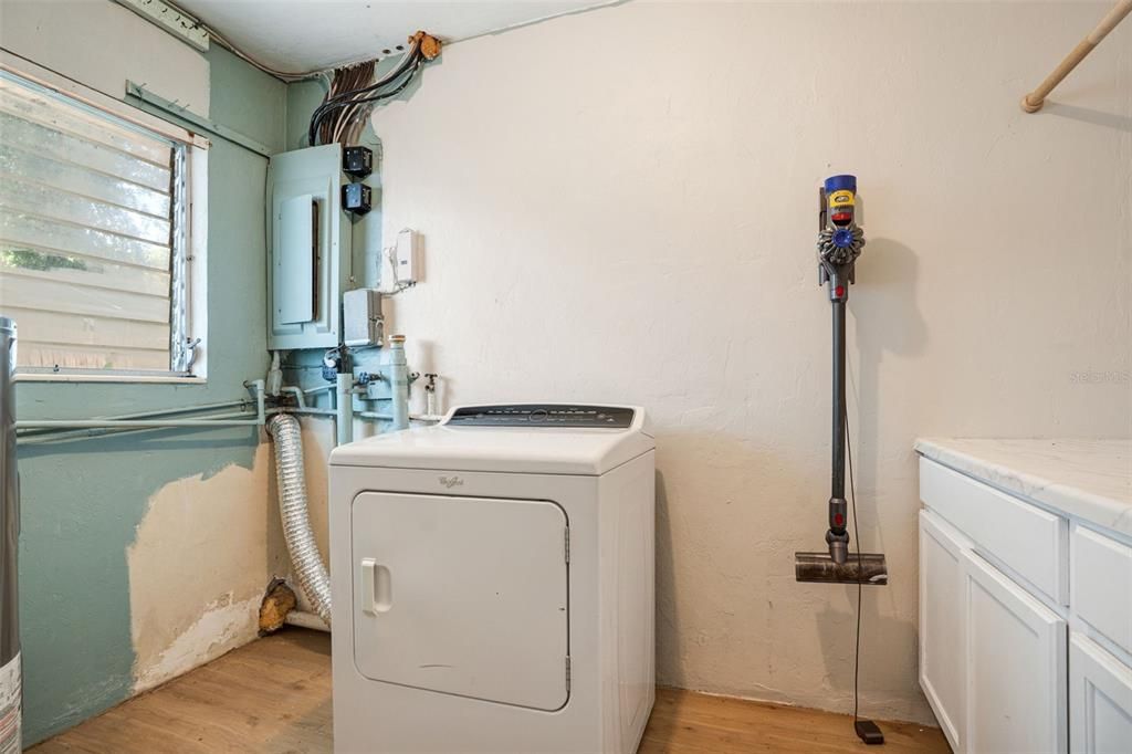 For Sale: $379,000 (3 beds, 1 baths, 1390 Square Feet)