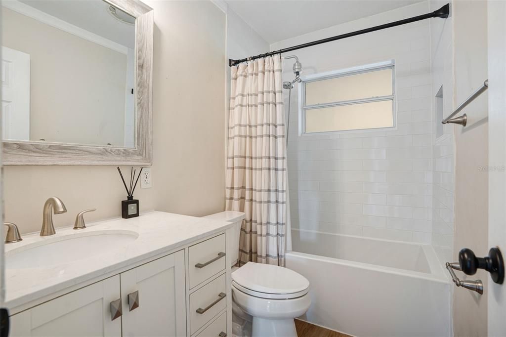 For Sale: $379,000 (3 beds, 1 baths, 1390 Square Feet)