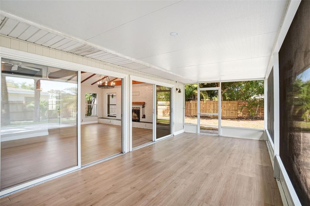 For Sale: $379,000 (3 beds, 1 baths, 1390 Square Feet)