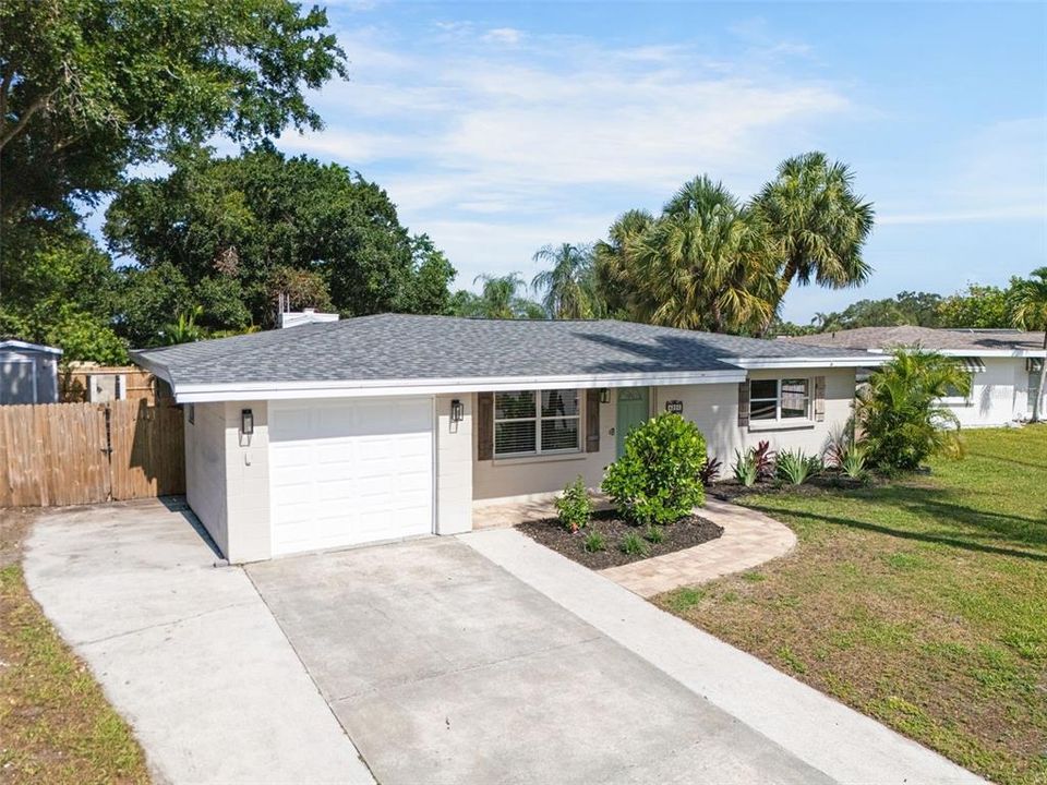 For Sale: $379,000 (3 beds, 1 baths, 1390 Square Feet)