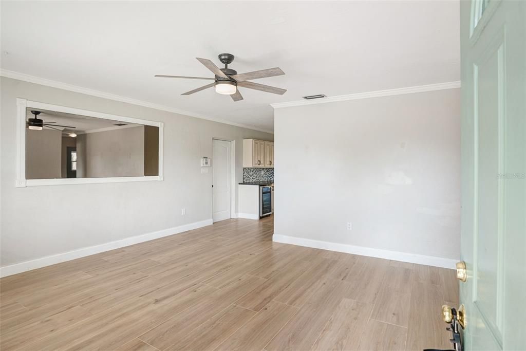 For Sale: $379,000 (3 beds, 1 baths, 1390 Square Feet)