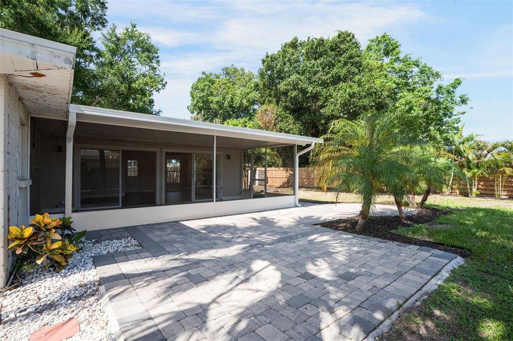 For Sale: $379,000 (3 beds, 1 baths, 1390 Square Feet)