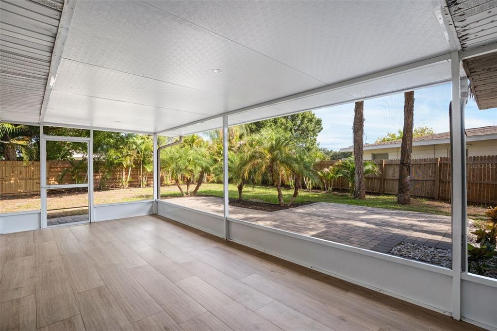 For Sale: $379,000 (3 beds, 1 baths, 1390 Square Feet)