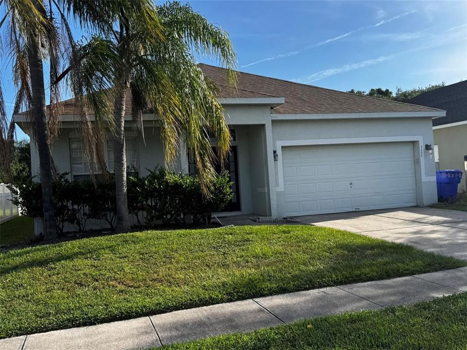 For Rent: $2,095 (3 beds, 2 baths, 1822 Square Feet)