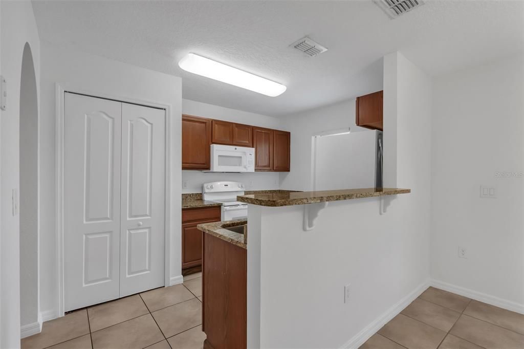 En Venta: $299,995 (3 camas, 2 baños, 1703 Pies cuadrados)