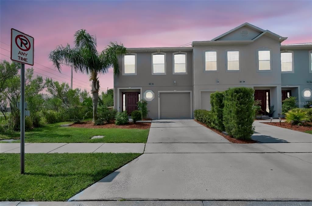 En Venta: $299,995 (3 camas, 2 baños, 1703 Pies cuadrados)