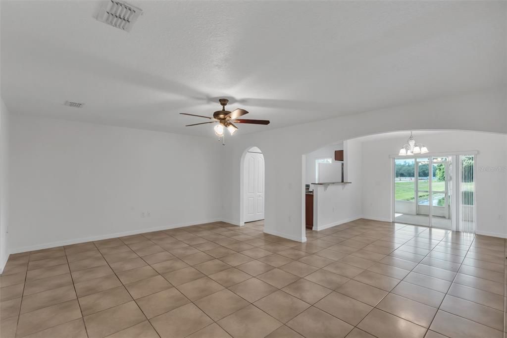 En Venta: $299,995 (3 camas, 2 baños, 1703 Pies cuadrados)