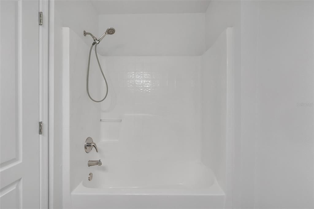 En Venta: $299,995 (3 camas, 2 baños, 1703 Pies cuadrados)