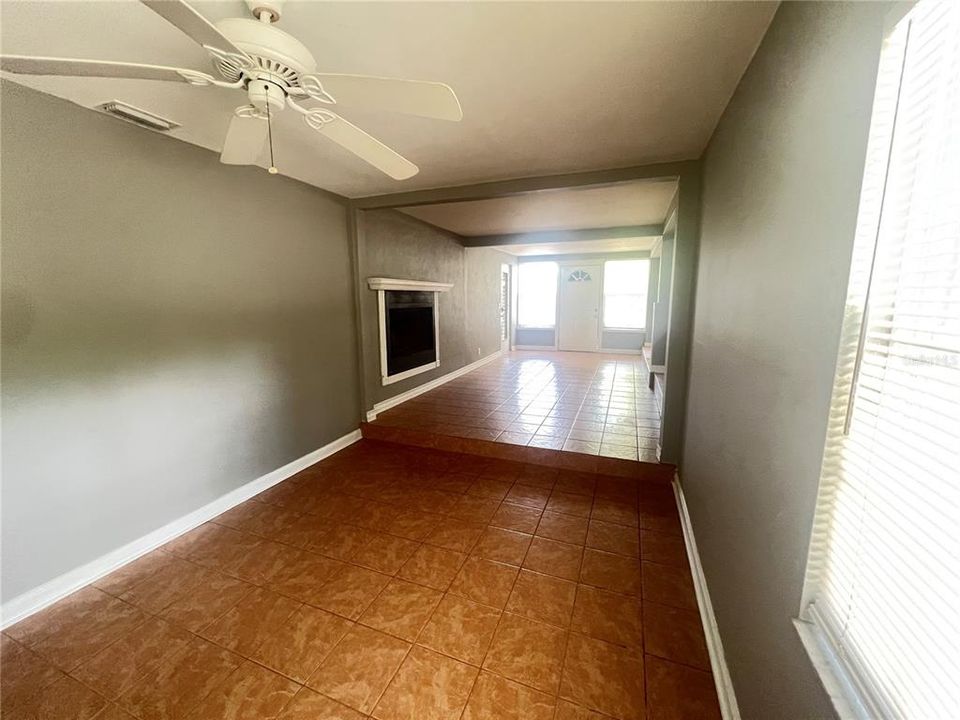 For Rent: $2,500 (2 beds, 1 baths, 1282 Square Feet)