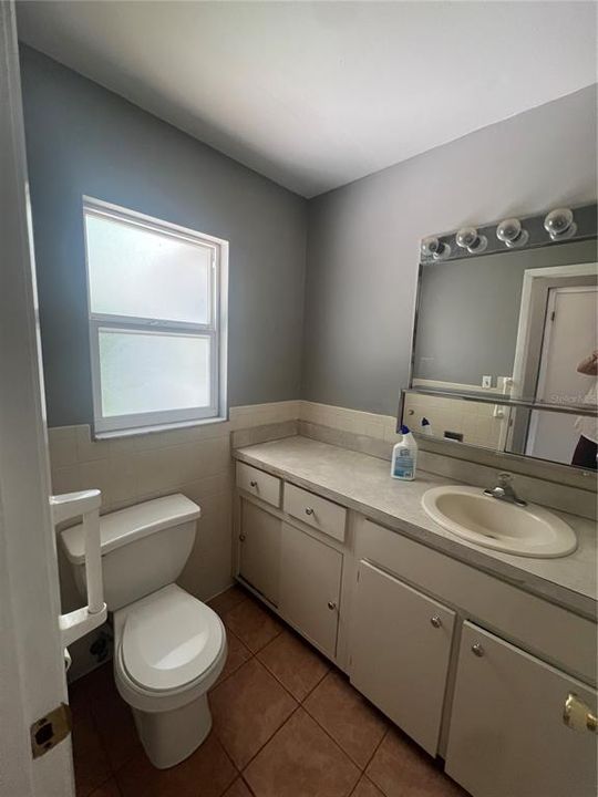 For Rent: $2,500 (2 beds, 1 baths, 1282 Square Feet)
