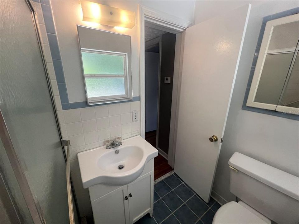 For Rent: $2,500 (2 beds, 1 baths, 1282 Square Feet)