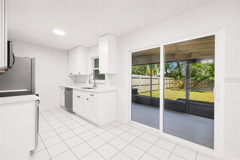 For Rent: $1,900 (2 beds, 1 baths, 840 Square Feet)