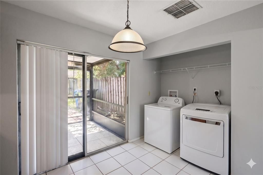 For Rent: $1,900 (2 beds, 1 baths, 840 Square Feet)