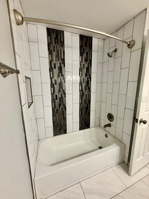 For Rent: $1,900 (2 beds, 1 baths, 840 Square Feet)