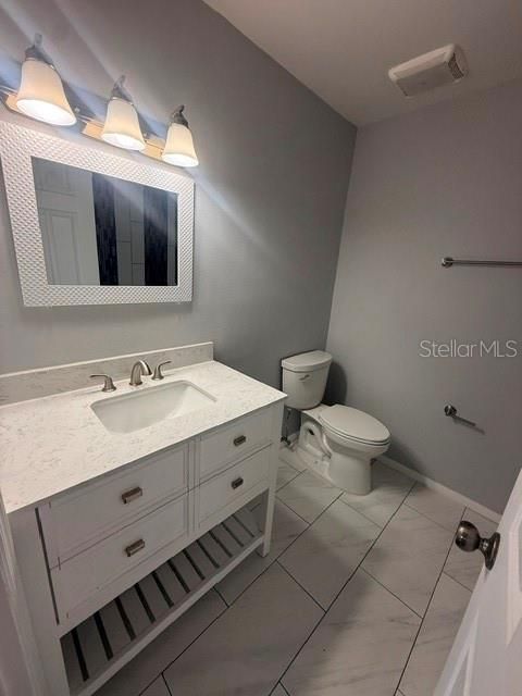 For Rent: $1,900 (2 beds, 1 baths, 840 Square Feet)
