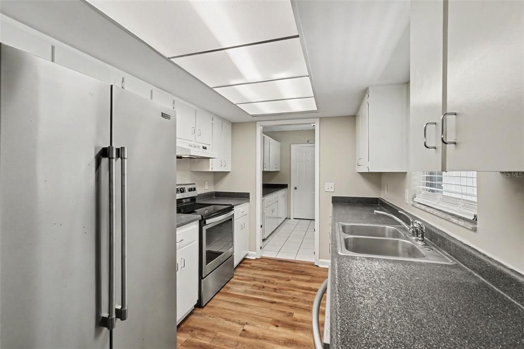На продажу: $369,900 (3 спален, 2 ванн, 1413 Квадратных фут)