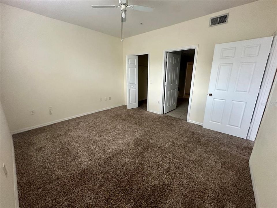 For Rent: $1,350 (1 beds, 1 baths, 816 Square Feet)