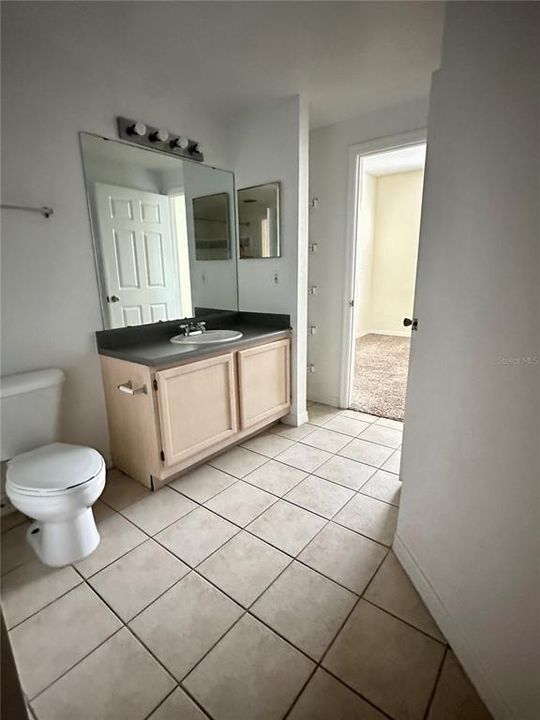 For Rent: $1,350 (1 beds, 1 baths, 816 Square Feet)