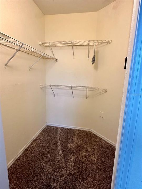 For Rent: $1,350 (1 beds, 1 baths, 816 Square Feet)