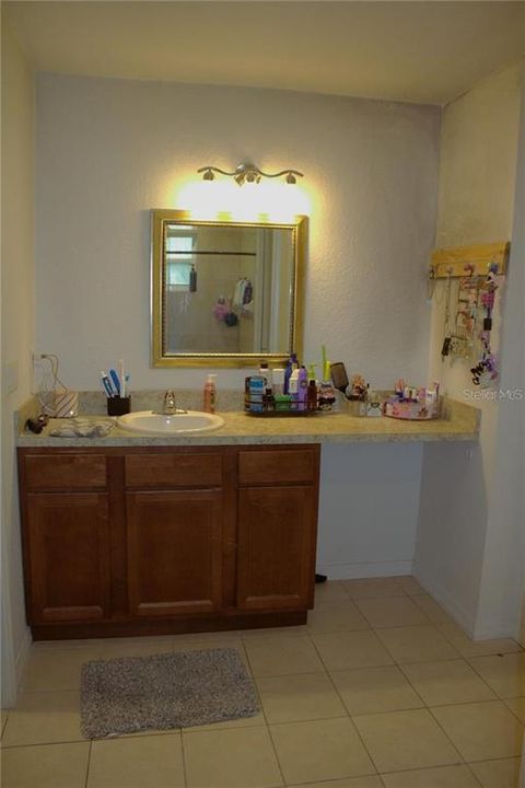 For Sale: $285,000 (3 beds, 2 baths, 1200 Square Feet)