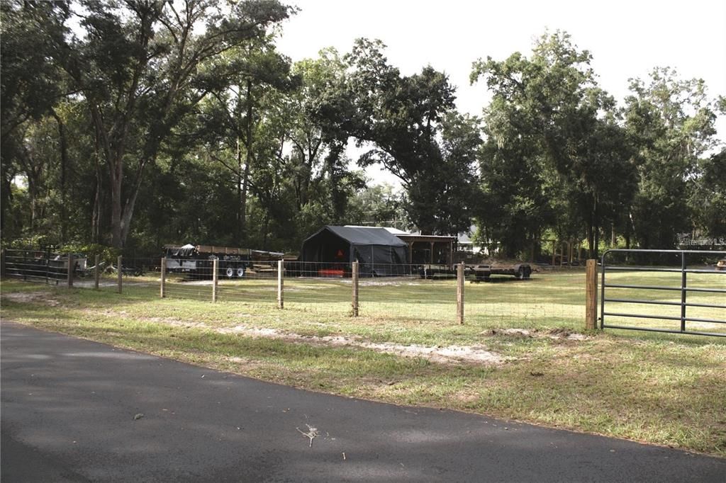 For Sale: $285,000 (3 beds, 2 baths, 1200 Square Feet)