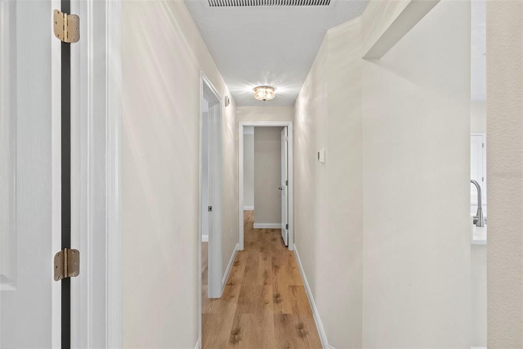 На продажу: $499,999 (4 спален, 2 ванн, 1975 Квадратных фут)