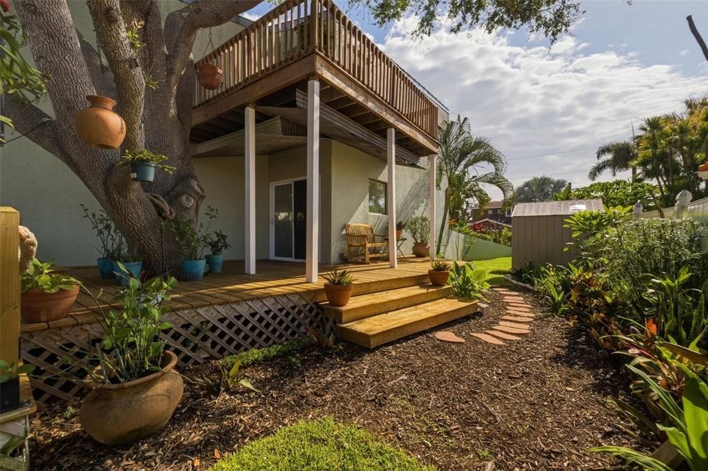 For Sale: $1,200,000 (3 beds, 3 baths, 2441 Square Feet)