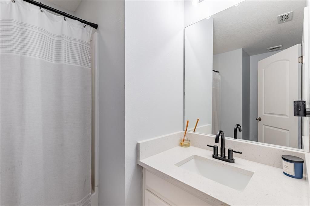En Venta: $299,500 (3 camas, 2 baños, 1483 Pies cuadrados)
