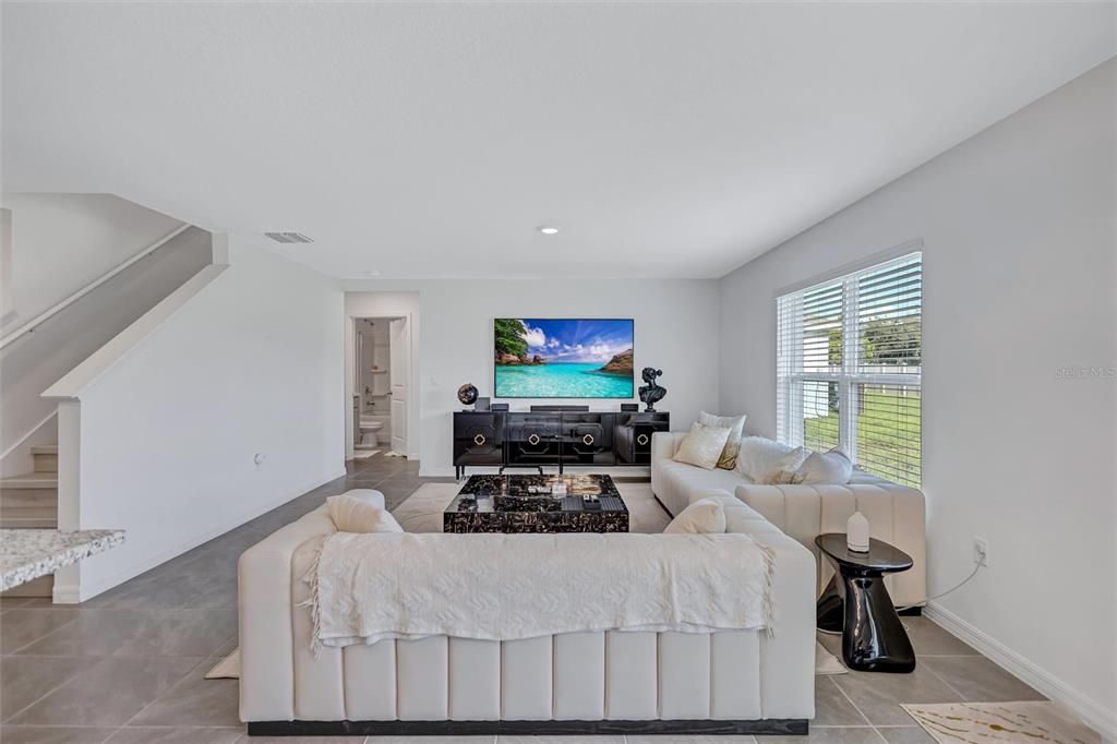 For Rent: $3,300 (5 beds, 3 baths, 2674 Square Feet)