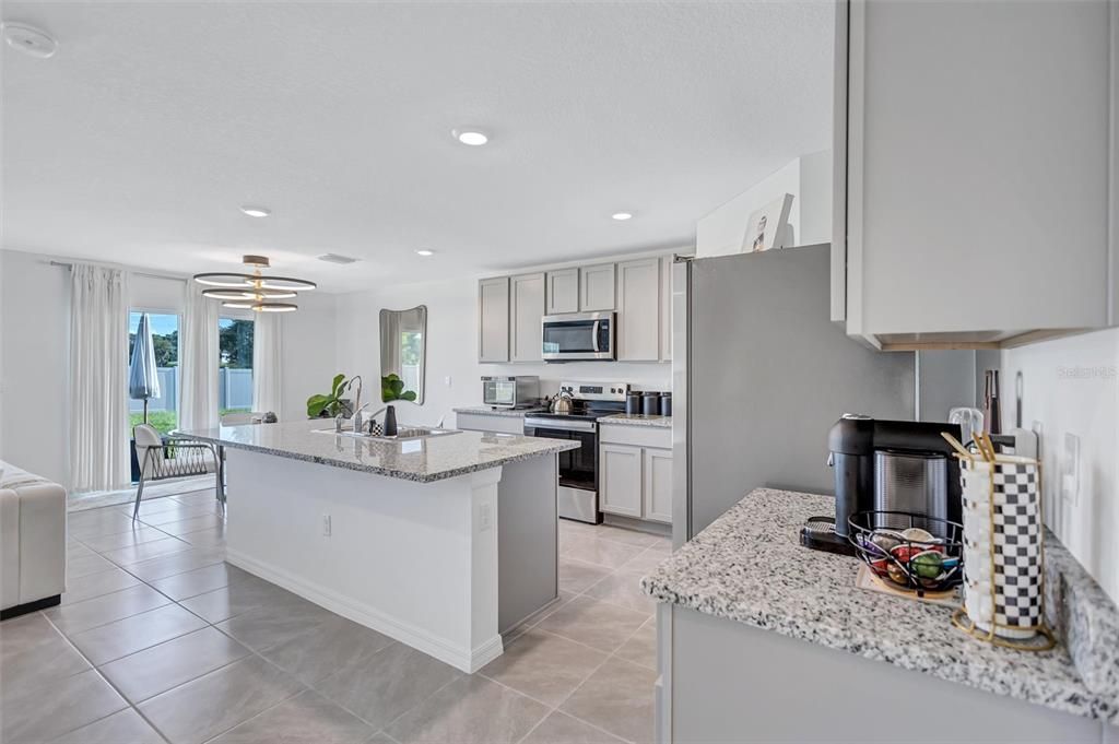 For Rent: $3,300 (5 beds, 3 baths, 2674 Square Feet)