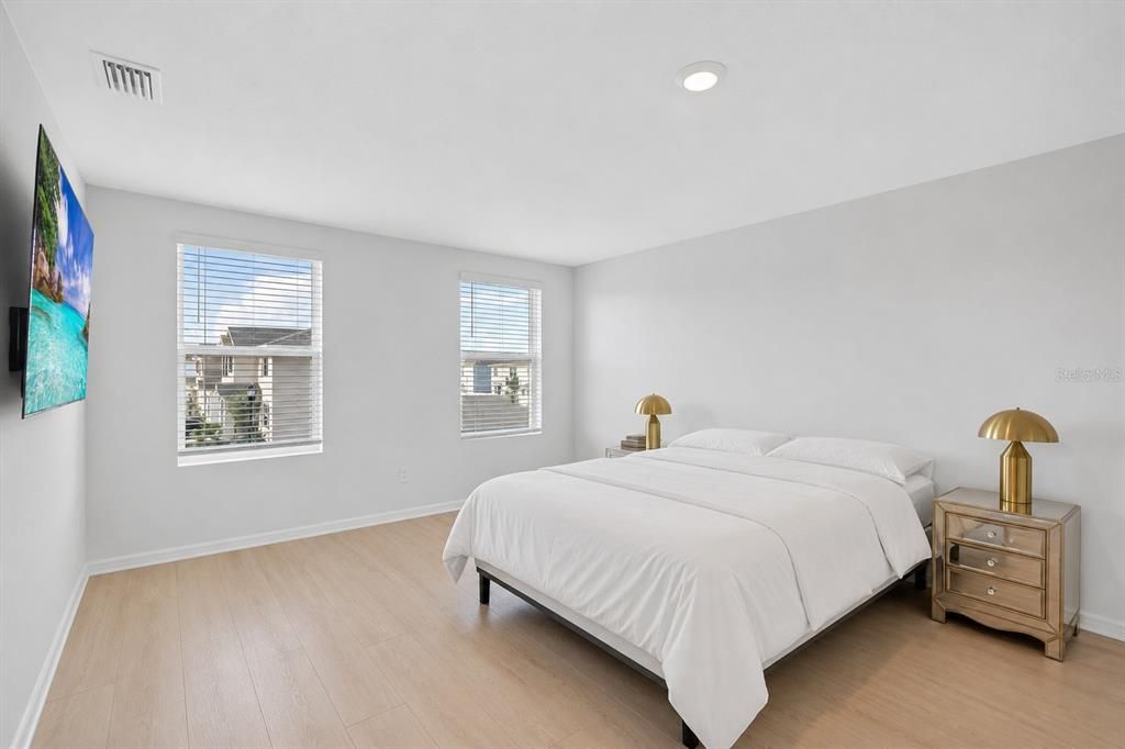 For Rent: $3,300 (5 beds, 3 baths, 2674 Square Feet)