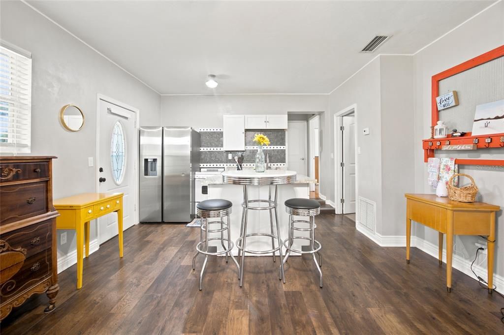En Venta: $498,000 (4 camas, 3 baños, 2460 Pies cuadrados)