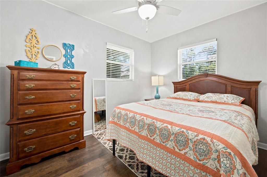 En Venta: $498,000 (4 camas, 3 baños, 2460 Pies cuadrados)