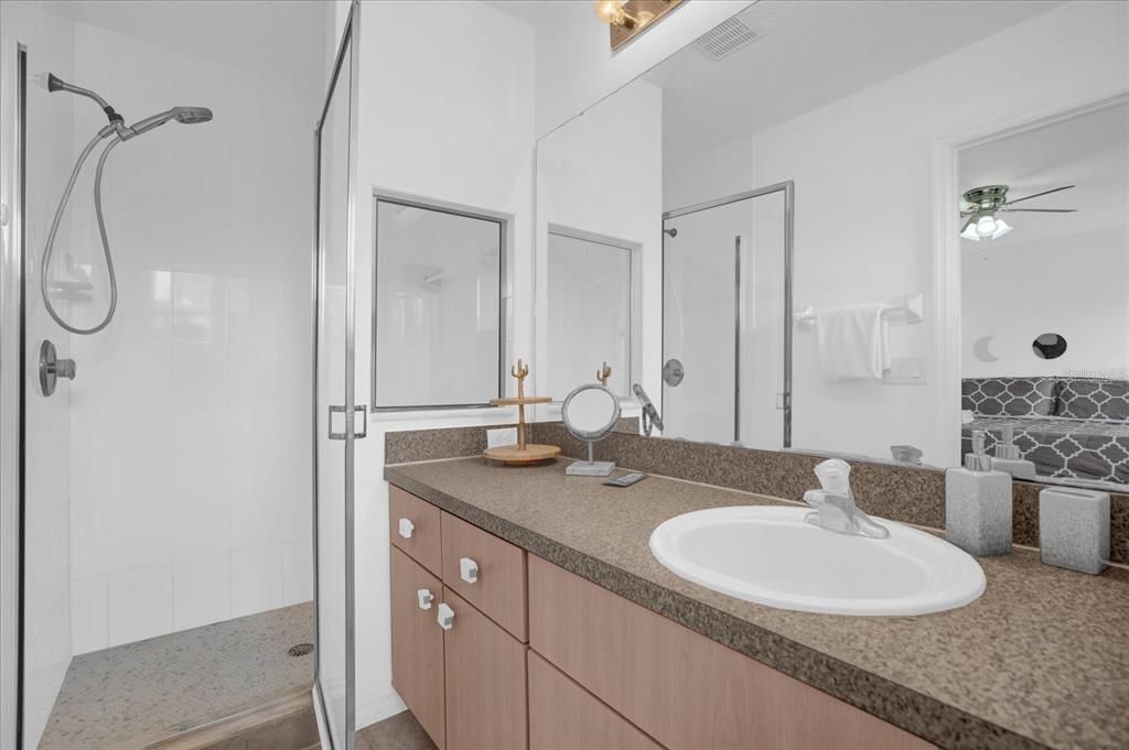 For Rent: $1,900 (3 beds, 2 baths, 1468 Square Feet)