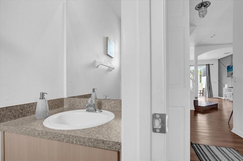 For Rent: $1,900 (3 beds, 2 baths, 1468 Square Feet)