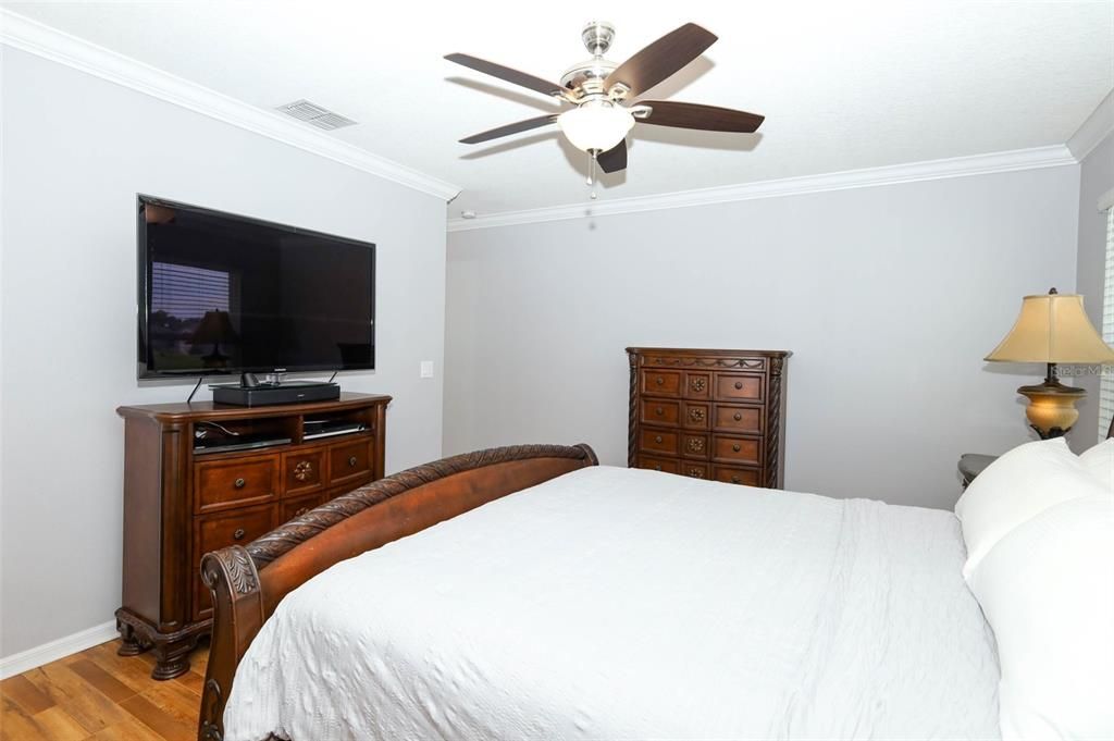 En Venta: $499,000 (4 camas, 2 baños, 2101 Pies cuadrados)