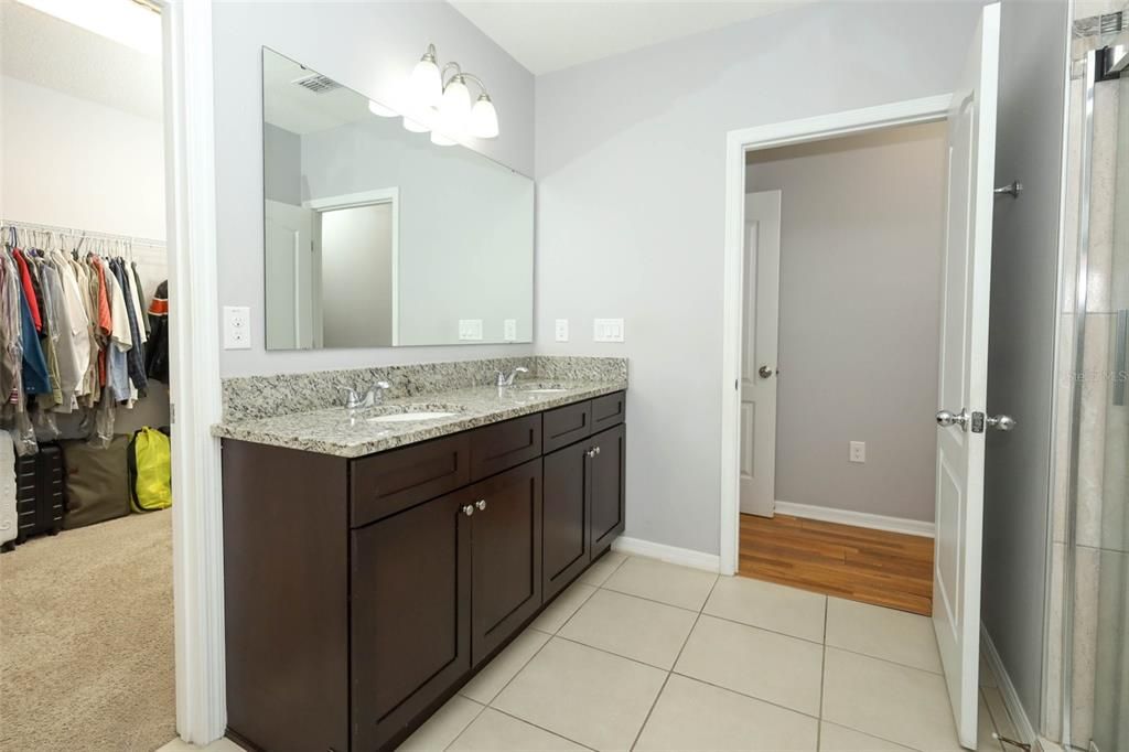 En Venta: $499,000 (4 camas, 2 baños, 2101 Pies cuadrados)