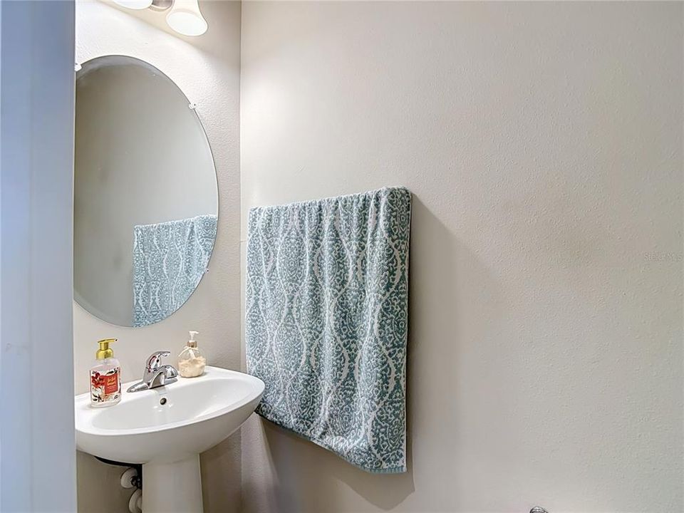 En Venta: $419,900 (4 camas, 2 baños, 2046 Pies cuadrados)