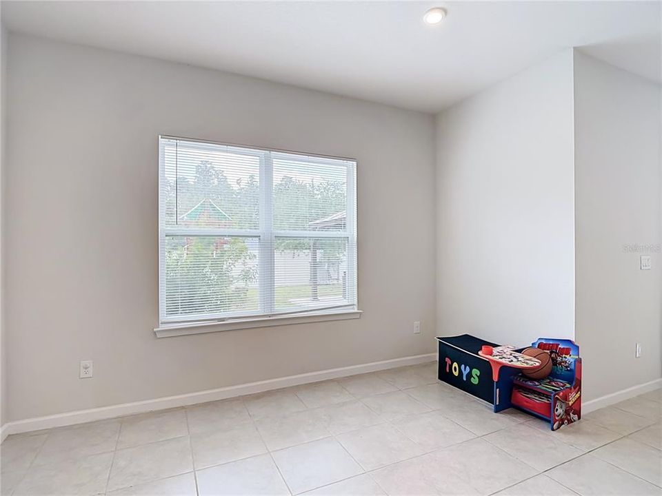 En Venta: $419,900 (4 camas, 2 baños, 2046 Pies cuadrados)