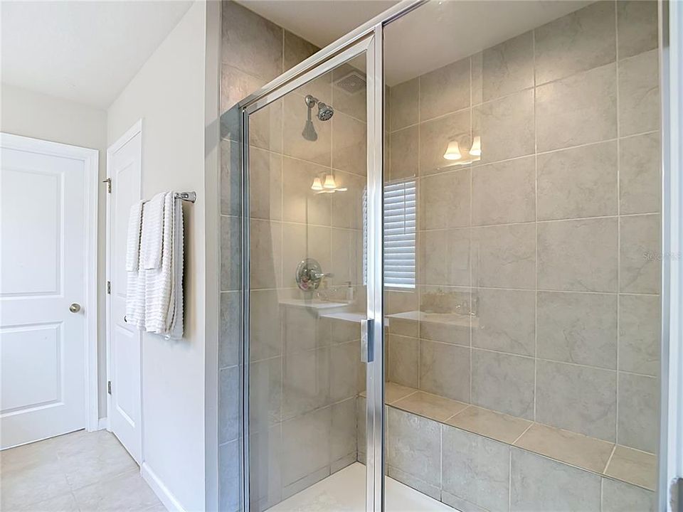 En Venta: $419,900 (4 camas, 2 baños, 2046 Pies cuadrados)