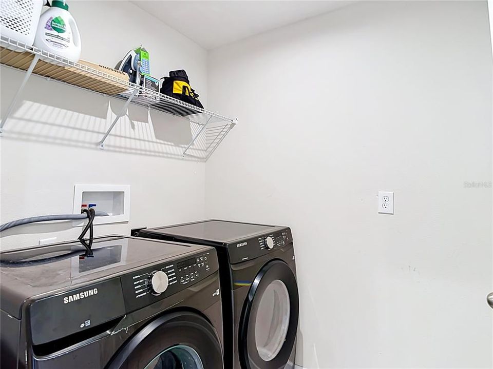 En Venta: $419,900 (4 camas, 2 baños, 2046 Pies cuadrados)