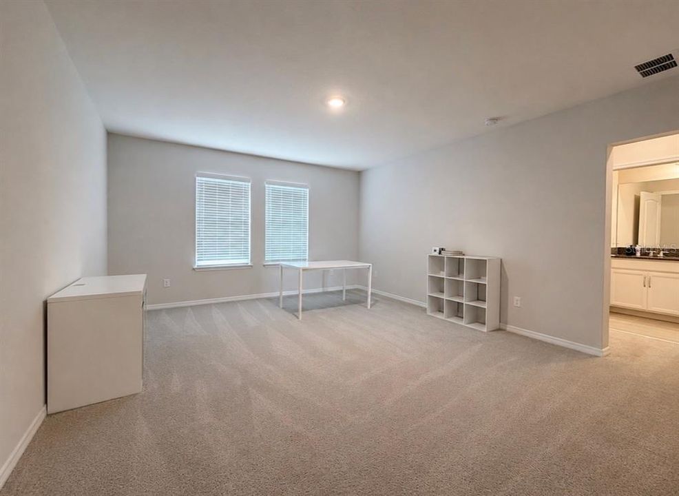 En Venta: $610,000 (4 camas, 3 baños, 3014 Pies cuadrados)