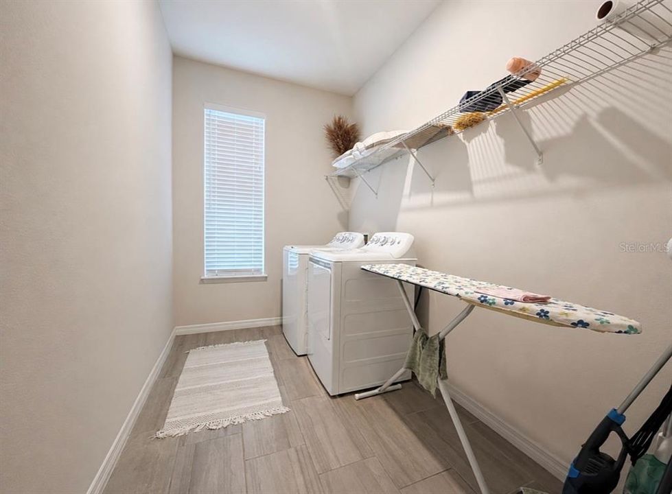 En Venta: $610,000 (4 camas, 3 baños, 3014 Pies cuadrados)