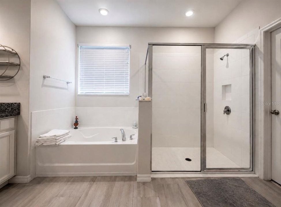 En Venta: $610,000 (4 camas, 3 baños, 3014 Pies cuadrados)