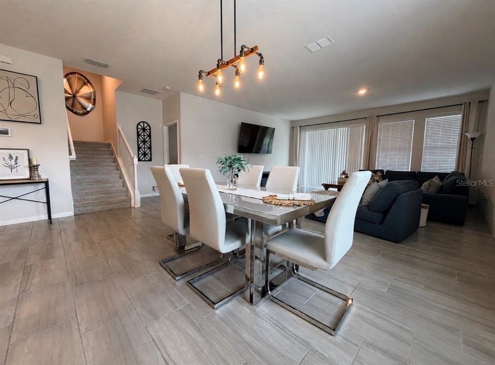 En Venta: $610,000 (4 camas, 3 baños, 3014 Pies cuadrados)