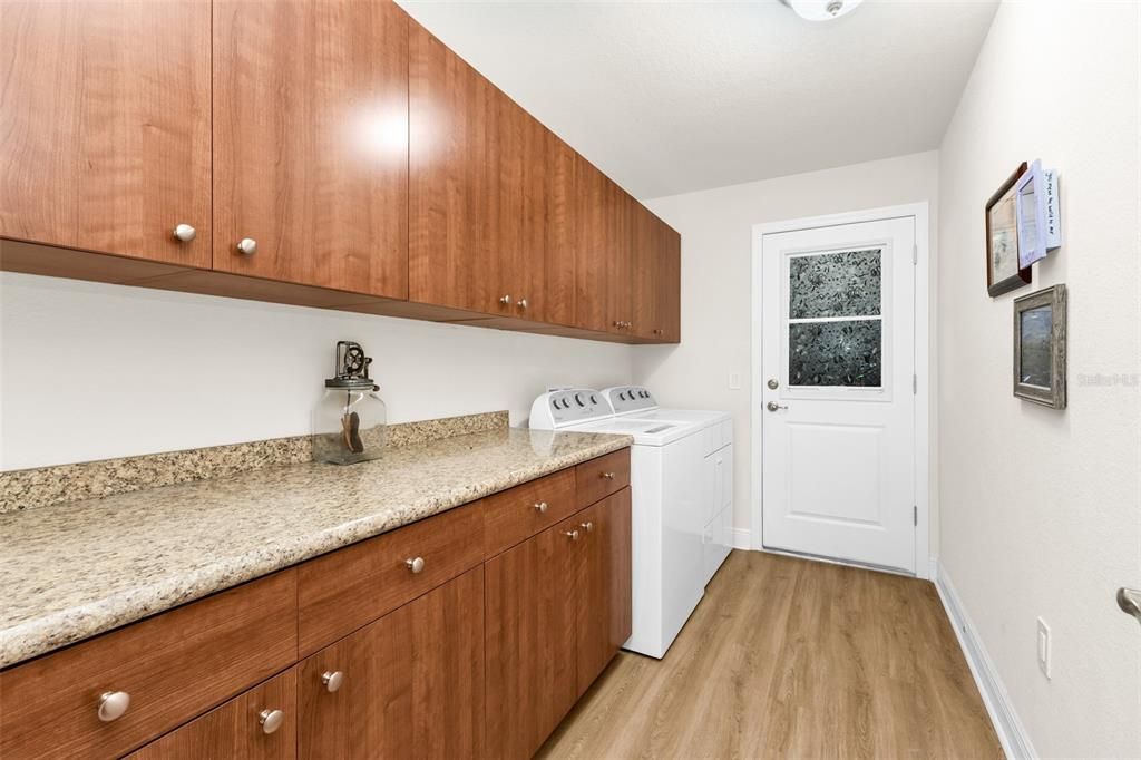 На продажу: $369,900 (4 спален, 2 ванн, 2145 Квадратных фут)