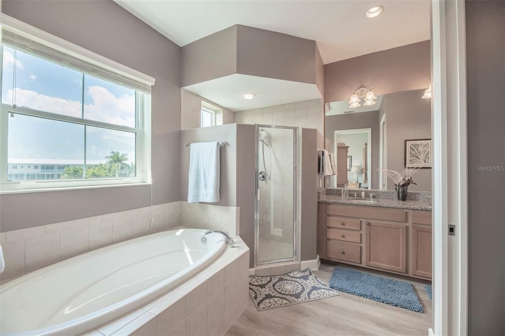 For Sale: $525,000 (3 beds, 3 baths, 2245 Square Feet)